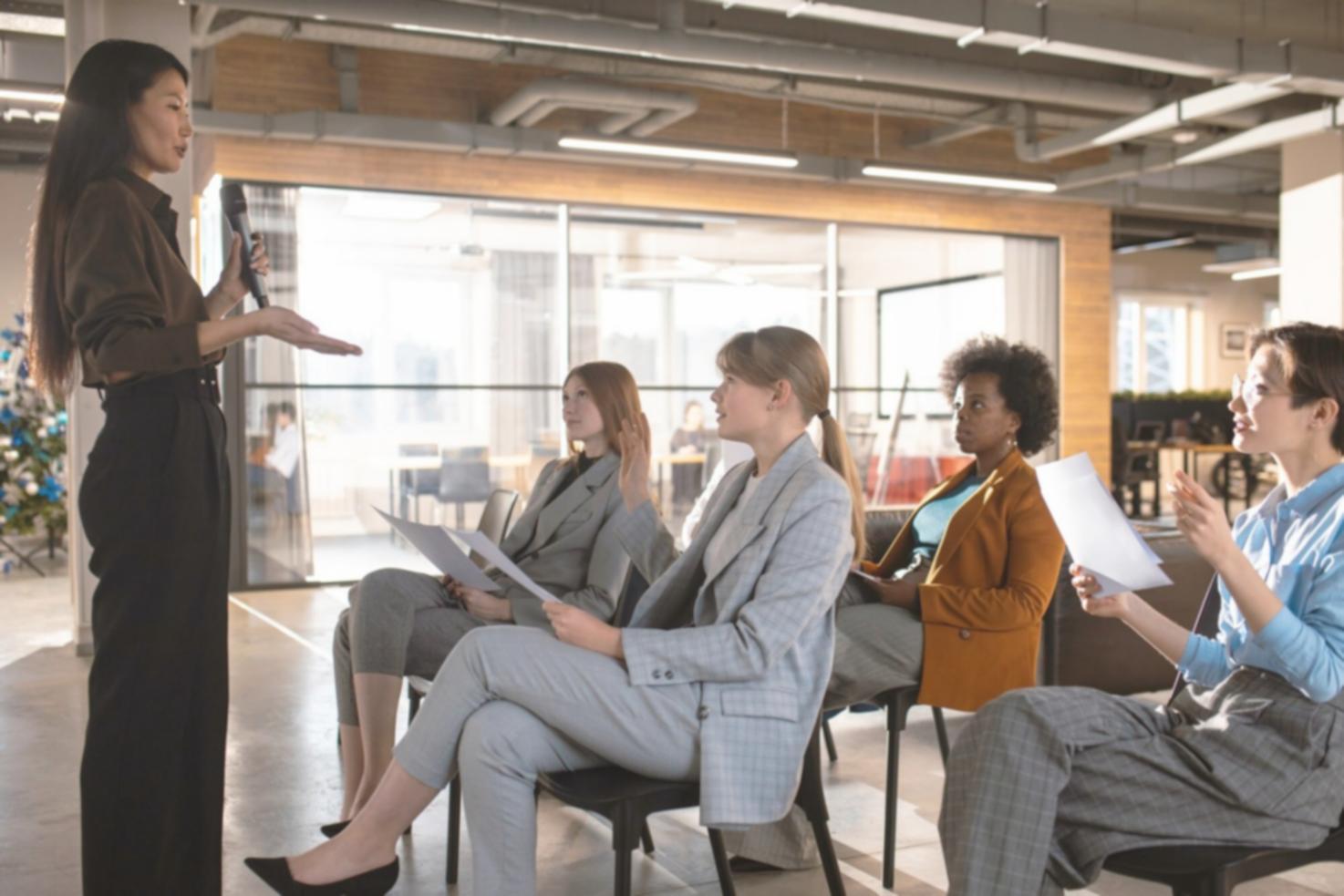 Professionelle Budgetplanung in modernem Büro